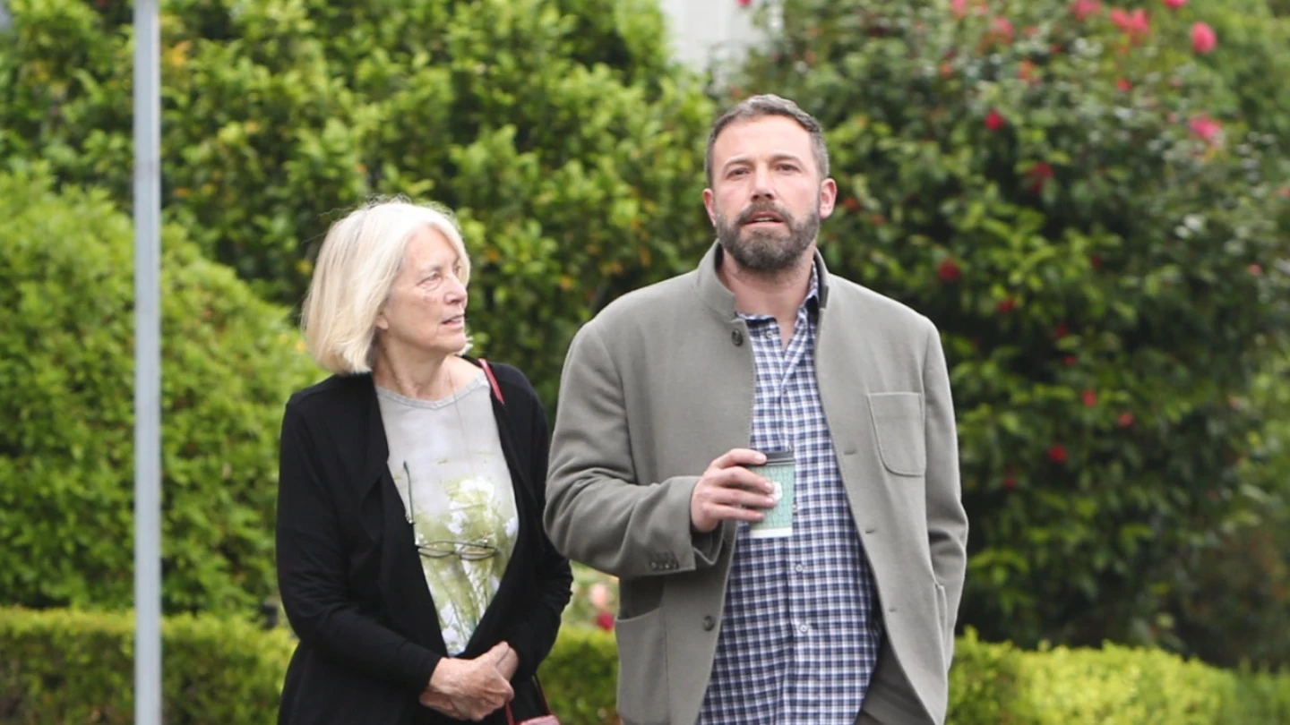 Ben Affleck y su madre Ben Affleck y su madre