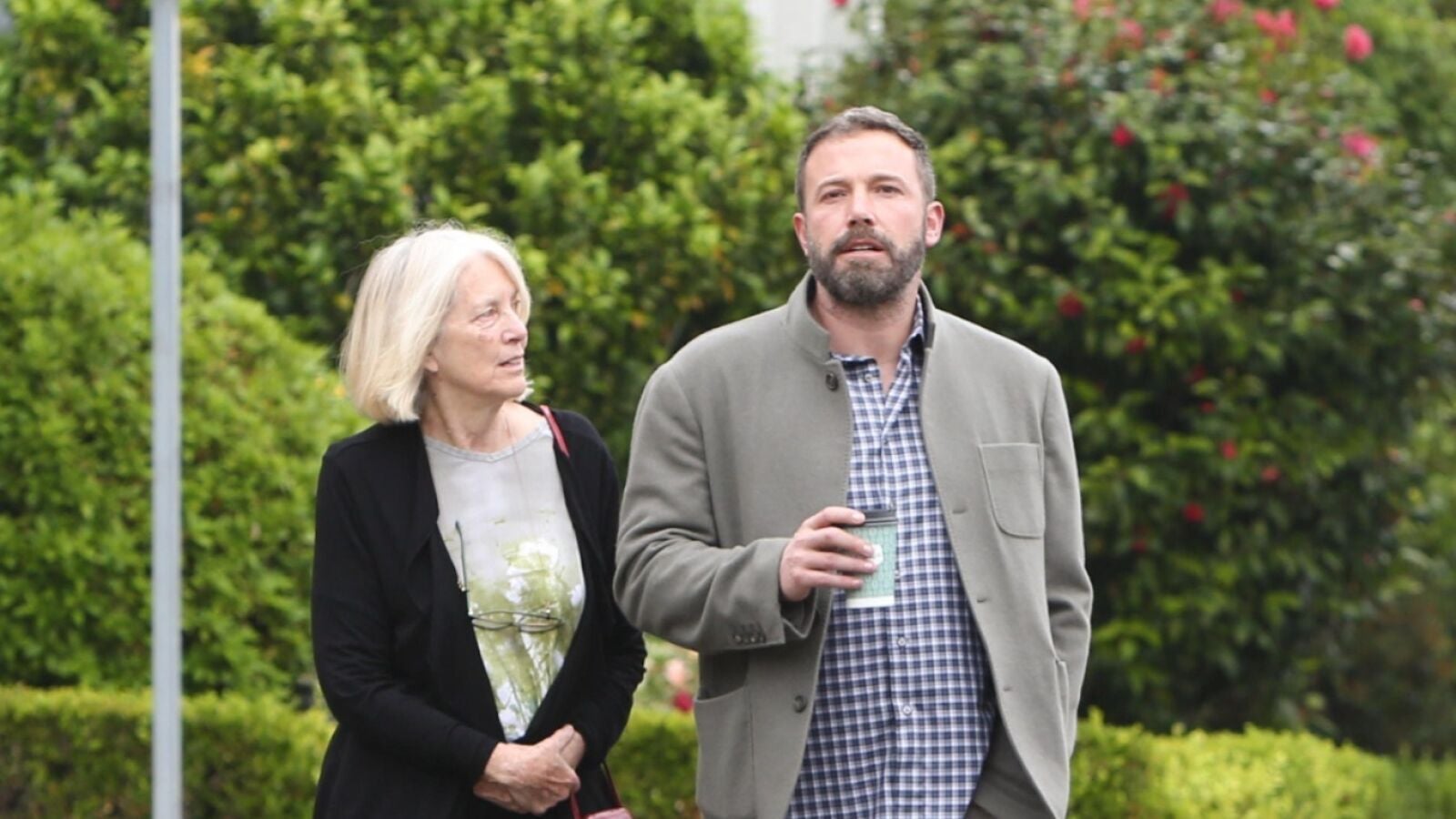 Sale a la luz la causa de la muerte de la madre de Ben Affleck a los 83 años en la casa del actor