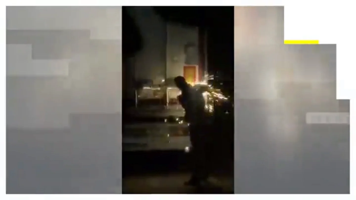 Vídeo: Intentan asaltar un camión en la AP-7 en Girona con una radial Vídeo: Intentan asaltar un camión en la AP-7 en Girona con una radial