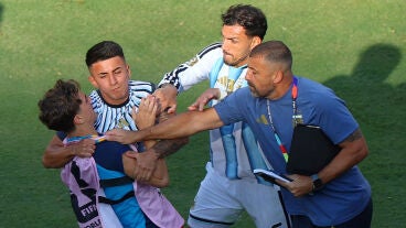 Leandro Paredes, en el momento de su incidente con Gavi