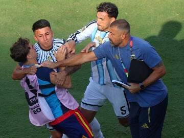 Leandro Paredes, en el momento de su incidente con Gavi