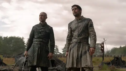 Criston Cole y Ser Edgar en La casa del dragón Criston Cole y Ser Edgar en La casa del dragón