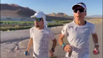 Carmen Pérez e Ivàn Penalba, en la Badwater Carmen Pérez e Ivàn Penalba, en la Badwater