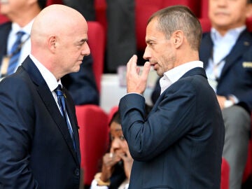 Gianni Infantino y Aleksander Ceferin, en Doha (Qatar) en 2022