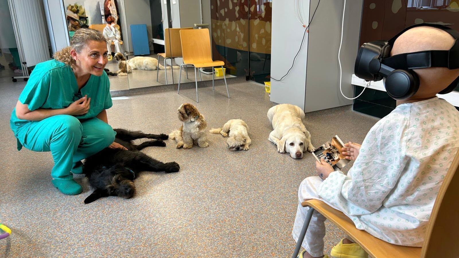 Perros y realidad virtual para ayudar a los más pequeños a sobrellevar el cáncer