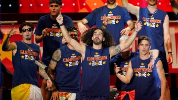 Marc Cucurella, en la celebraci&oacute;n en Madrid por el Mundial