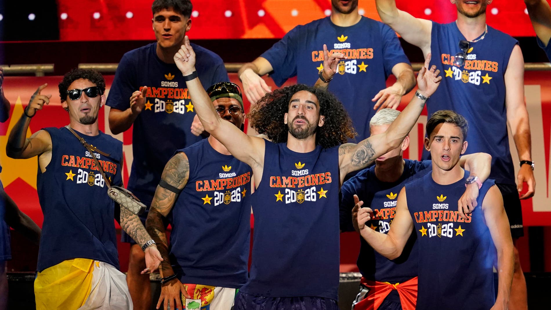 El Impactante Cambio De Look De Marc Cucurella Su Melena Da Paso A El Impactante Cambio De Look De Marc Cucurella Su Melena Da Paso A