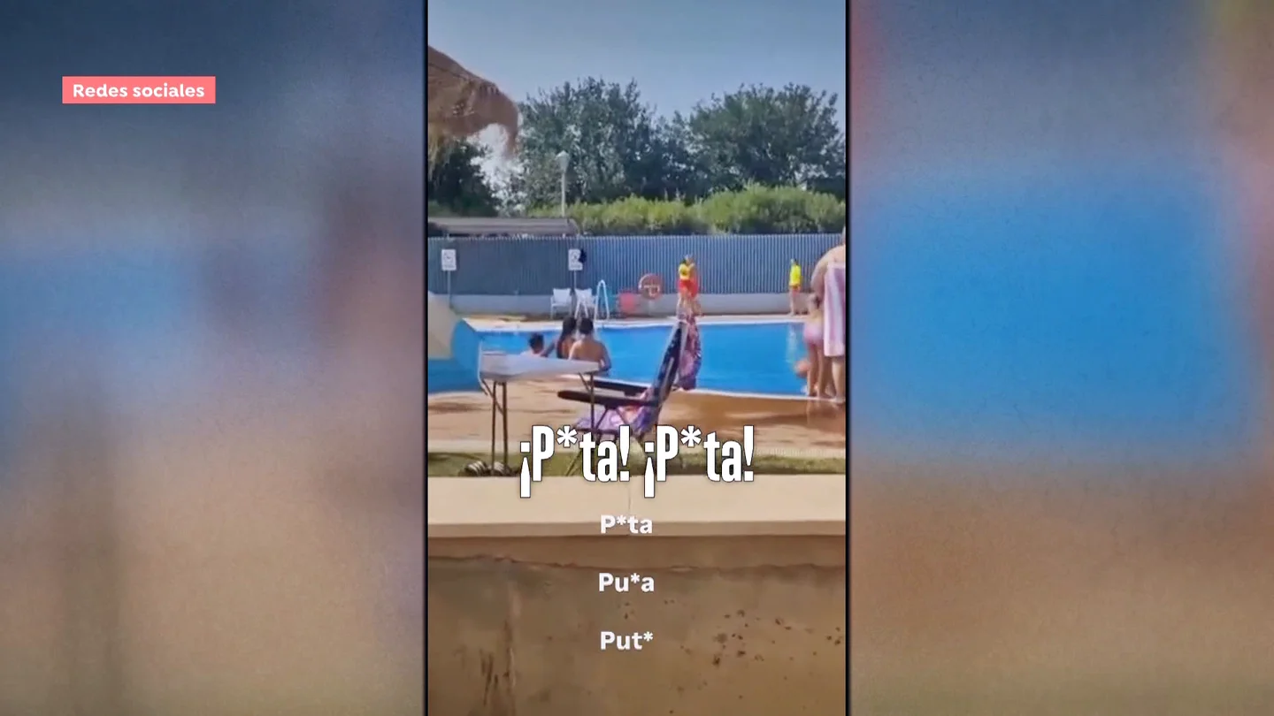 La agresión de una bañista a una socorrista por pedirle que se quite las gafas de sol en la piscina La agresión de una bañista a una socorrista por pedirle que se quite las gafas de sol en la piscina
