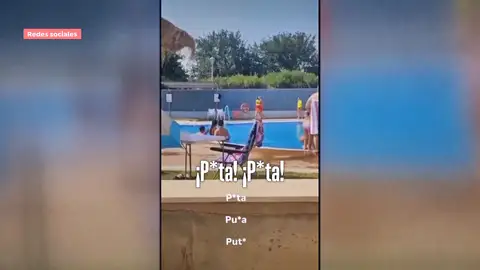La agresión de una bañista a una socorrista por pedirle que se quite las gafas de sol en la piscina La agresión de una bañista a una socorrista por pedirle que se quite las gafas de sol en la piscina
