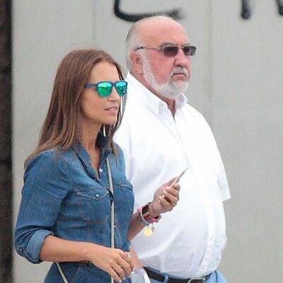 Paula Echevarr&iacute;a con su padre, Luis Echevarr&iacute;a Mu&ntilde;iz