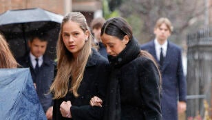 Victoria Federica e Irene Urdangarin en el entierro de Irene de Grecia