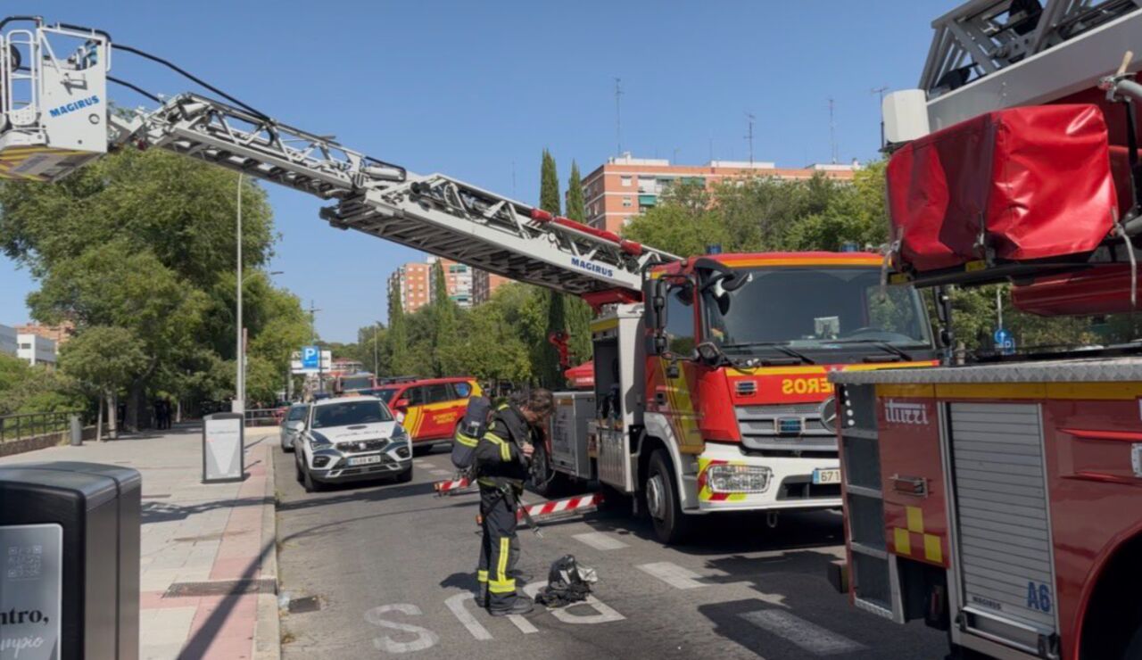 Bomberos en el centro comercial de La Vaguada