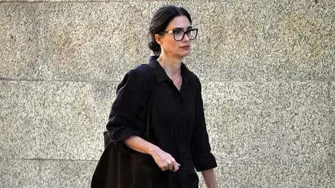 Paz Vega acude al velatorio de Manolo Solo Paz Vega acude al velatorio de Manolo Solo