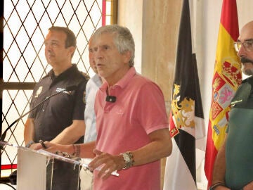 El ministro del Interior, Fernando Grande-Marlaska, en la Delegaci&oacute;n del Gobierno de Ceuta.