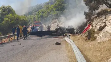Imagen del choque mortal de dos helicópteros en Grecia Imagen del choque mortal de dos helicópteros en Grecia