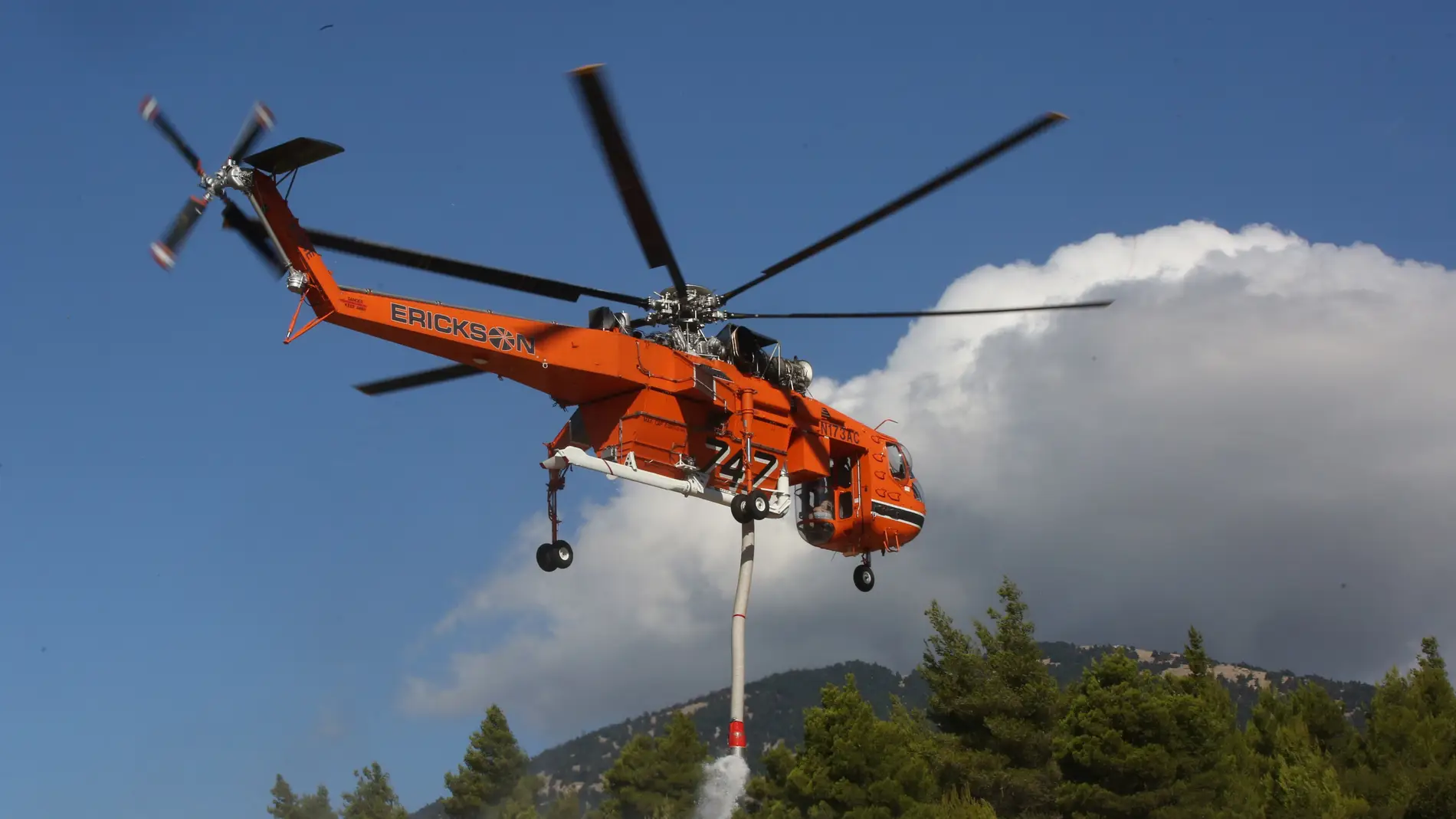 Imagen de un helicóptero en Grecia Imagen de un helicóptero en Grecia