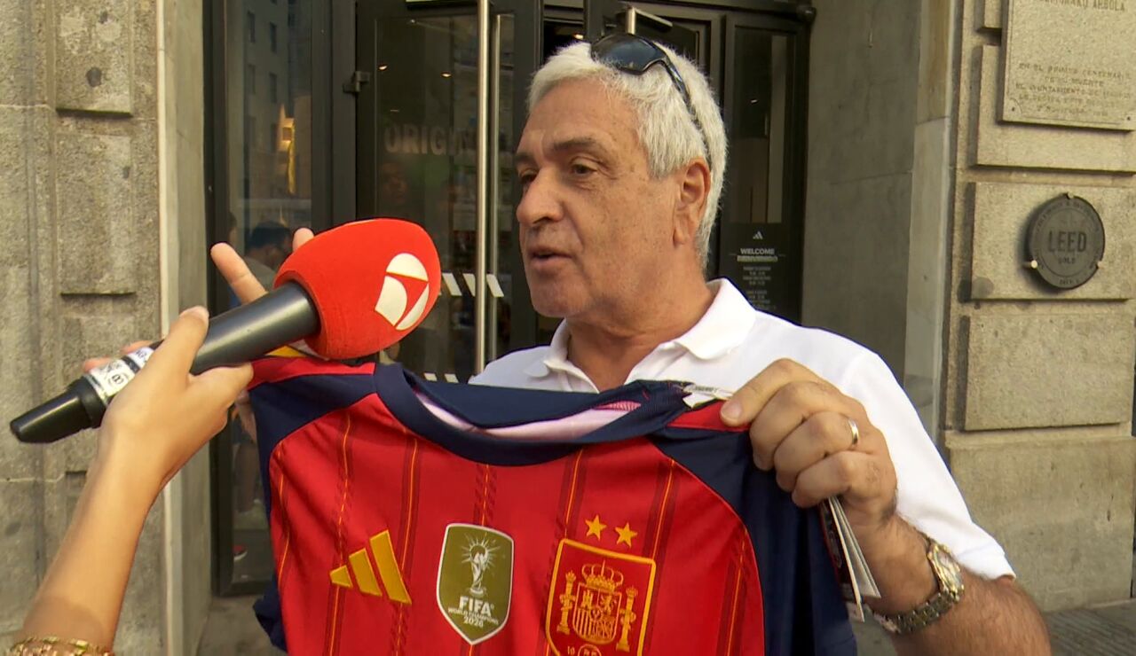 Ya ha salido la nueva camiseta de Espa&ntilde;a con las dos estrellas 
