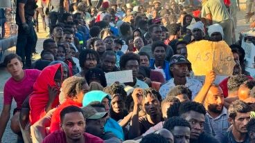 Migrantes piden asilo en Ceuta