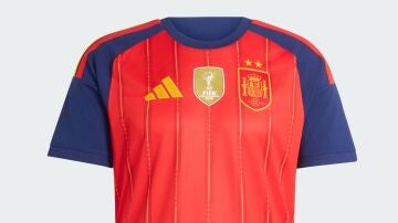 La nueva camiseta de Espa&ntilde;a con las dos estrellas