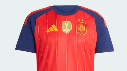La nueva camiseta de España con las dos estrellas La nueva camiseta de España con las dos estrellas