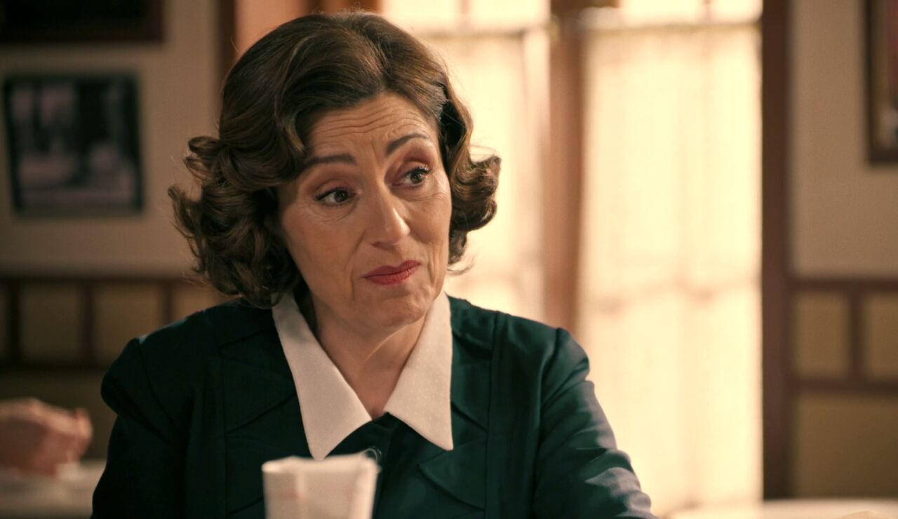 Manuela aconseja a Claudia que confiese a Miguel su pasado amoroso, &iexcl;no quiere que renuncie a su historia de amor con &eacute;l!