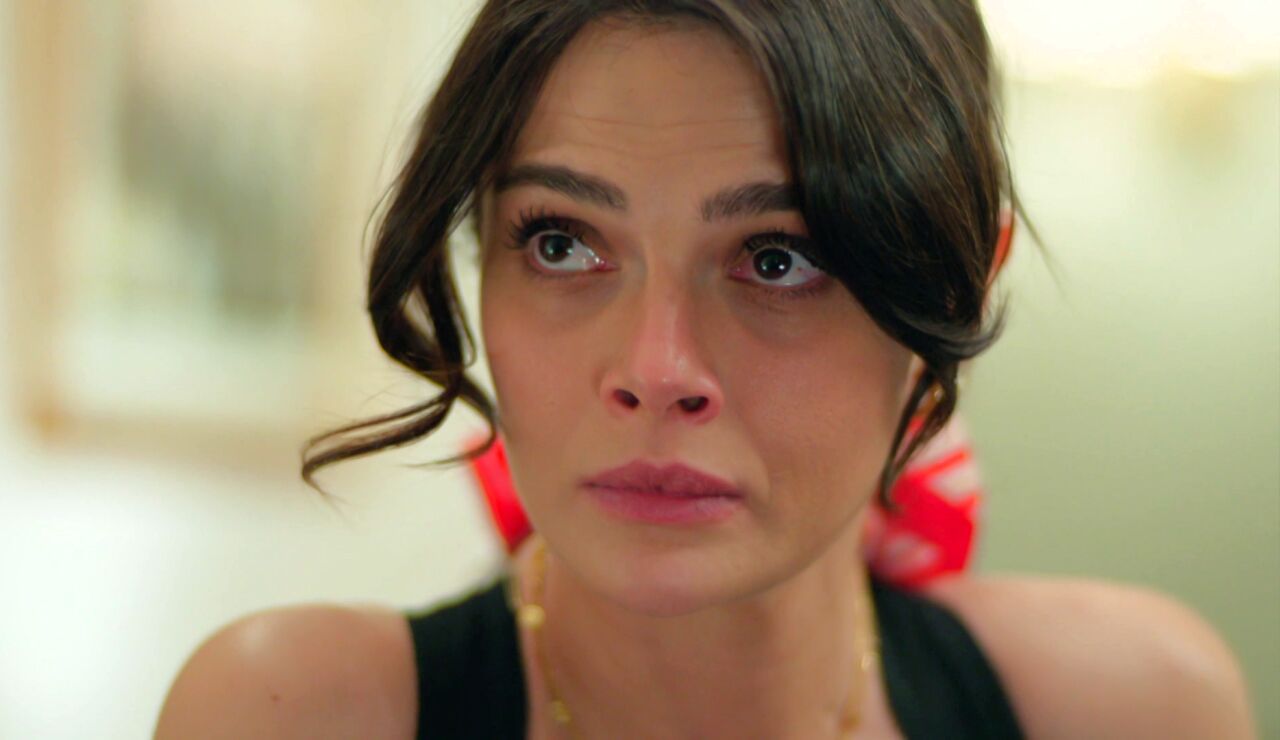 Cihan confiesa que Mine espera un hijo suyo, &iquest;qu&eacute; decisi&oacute;n tomar&aacute; Alya? 