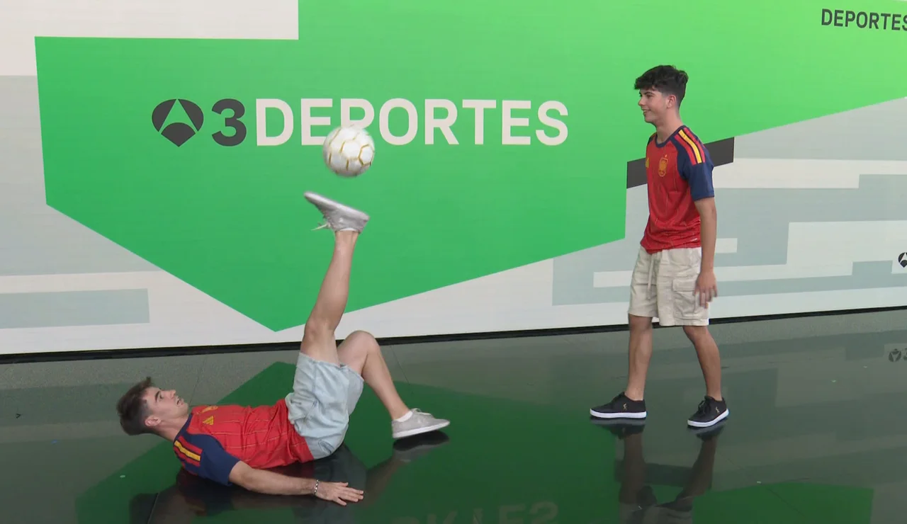 Diego Piquera y Sergio Sancho, en el plató de Antena 3 Noticias