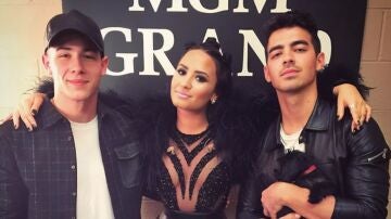 Nick Jonas, Demi Lovato y Joe Jonas