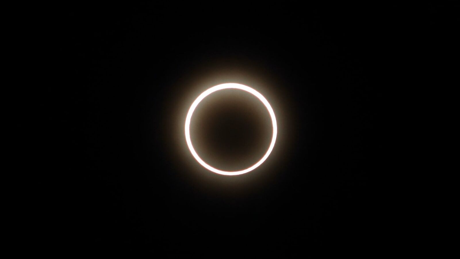 Cómo ver el eclipse solar de forma segura y evitar daños en la vista