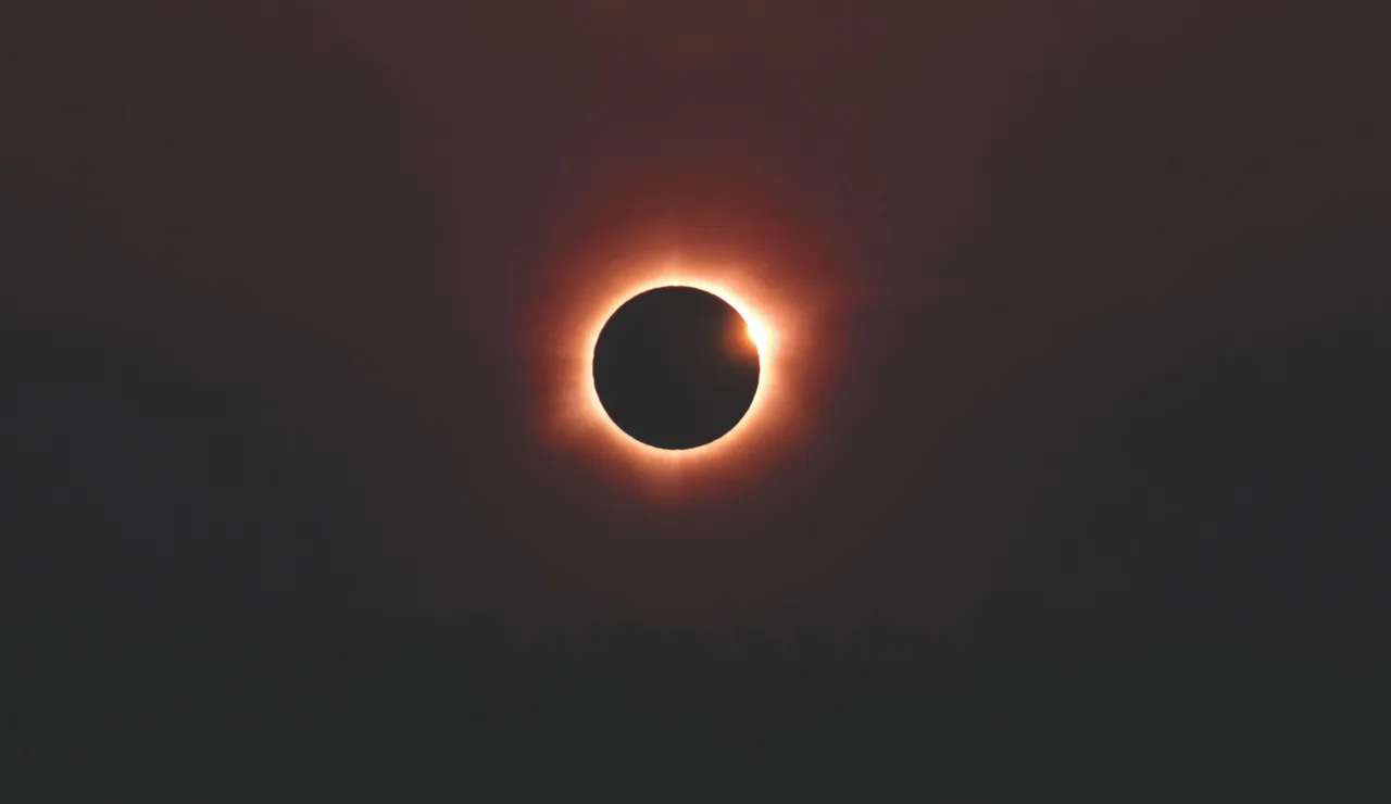 Eclipse solar