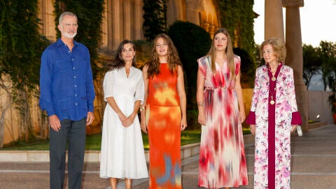 Rey Felipe VI, reina Letizia, princesa Leonor, infanta Sofía y Sofia de Grecia en Marivent el año 2026