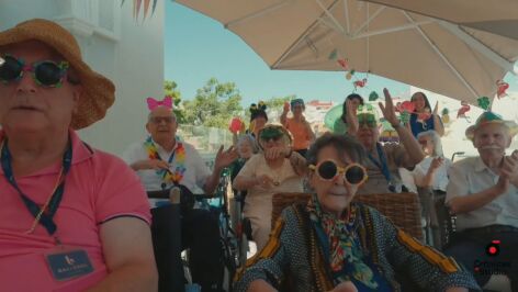 V&iacute;deo: Ancianos de Tenerife parodian el 'NUEVAYol' de Bad Bunny desde su residencia