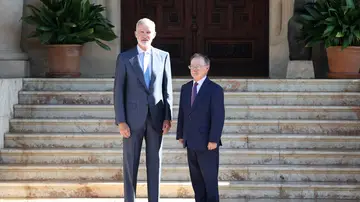 El Rey VI junto a Juan Jesús Vivas Lara, presidente de la Ciudad Autónoma de Ceuta, en el Palacio de Marivent, a 6 de agosto de 2026, en Palma de Mallorca El Rey VI junto a Juan Jesús Vivas Lara, presidente de la Ciudad Autónoma de Ceuta, en el Palacio de Marivent, a 6 de agosto de 2026, en Palma de Mallorca