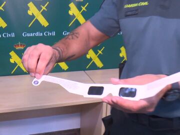 Guardia Civil alerta sobre las gafas para el eclipse no homologadas Guardia Civil alerta sobre las gafas para el eclipse no homologadas