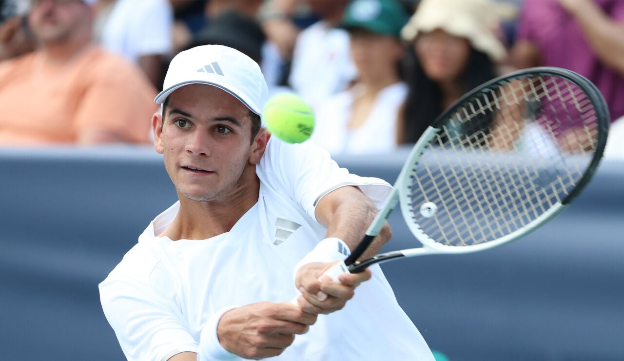 Rafa J&oacute;dar ejecuta un rev&eacute;s