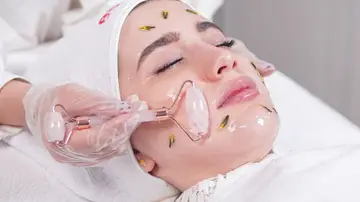 Tratamiento con mascarilla facial de gel Tratamiento con mascarilla facial de gel