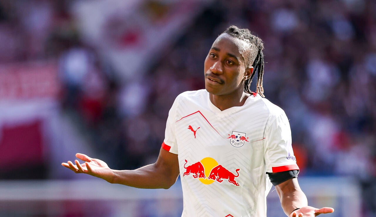 Yan Diomande, en un partido con el Leipzig