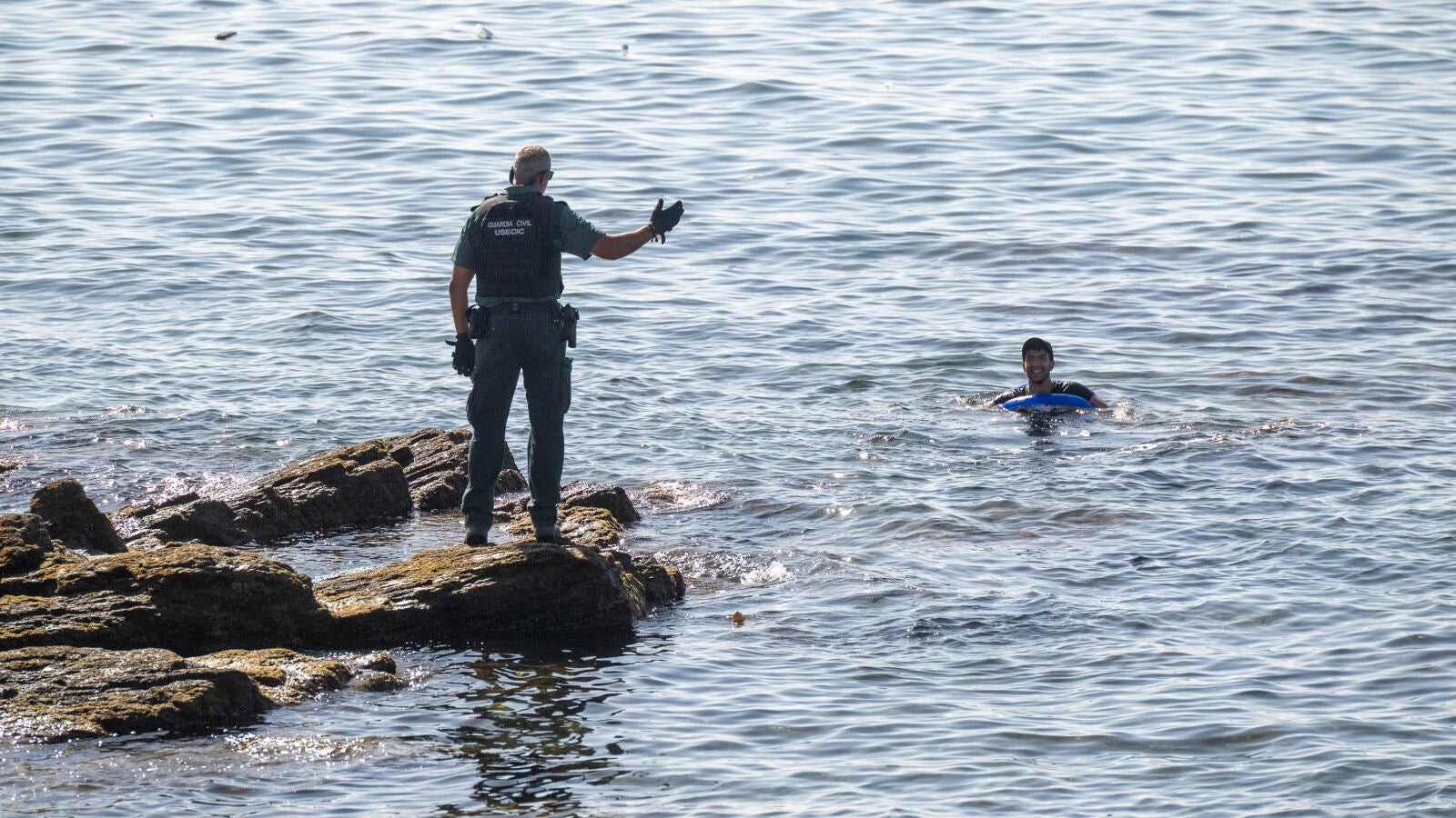La Guardia Civil en alerta ante una posible nueva entrada masiva el 15 de agosto en Ceuta
