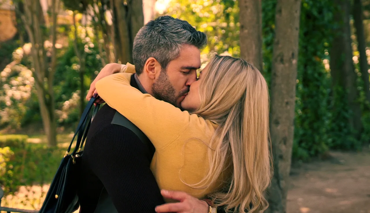 “Yo solo quiero estar a tu lado”: Valentina y Andrés se dan una nueva oportunidad y sellan su reconciliación con un apasionado beso