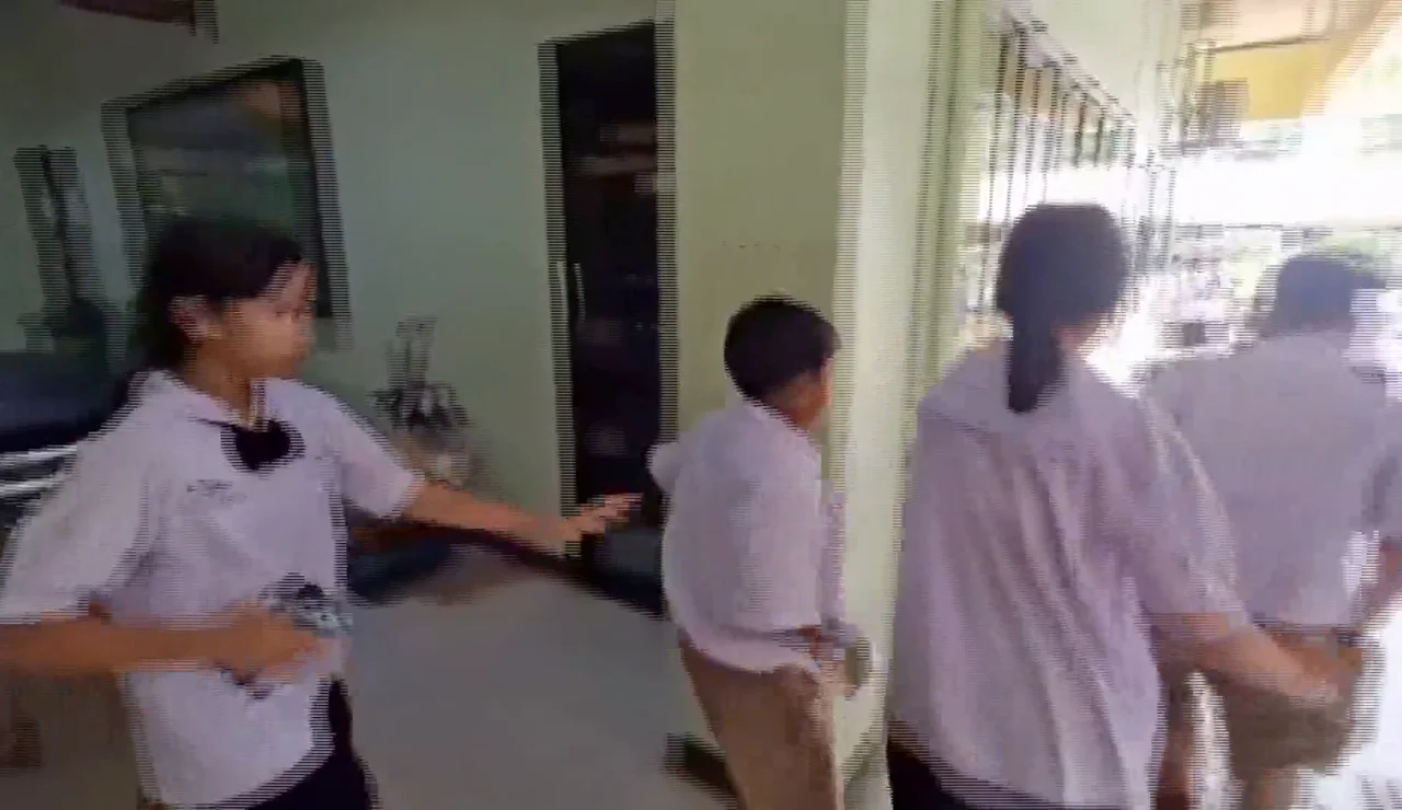 Pánico en una escuela tailandesa durante un tiroteo