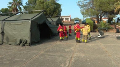 Centenares de vecinos desalojados por el incendio de Niebla que ha provocado enviar la alerta Es-Alert 