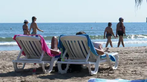 Muere un hombre de 45 años en la hamaca de una playa en Villajoyosa (Alicante) Muere un hombre de 45 años en la hamaca de una playa en Villajoyosa (Alicante)