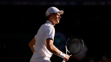 Sinner durante el torneo de Wimbledon 2026