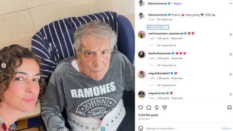 Blanca Romero y su padre este verano