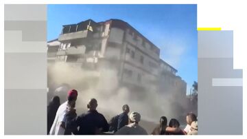 Un edificio se derrumba en Pereira tras el terremoto en Colombia