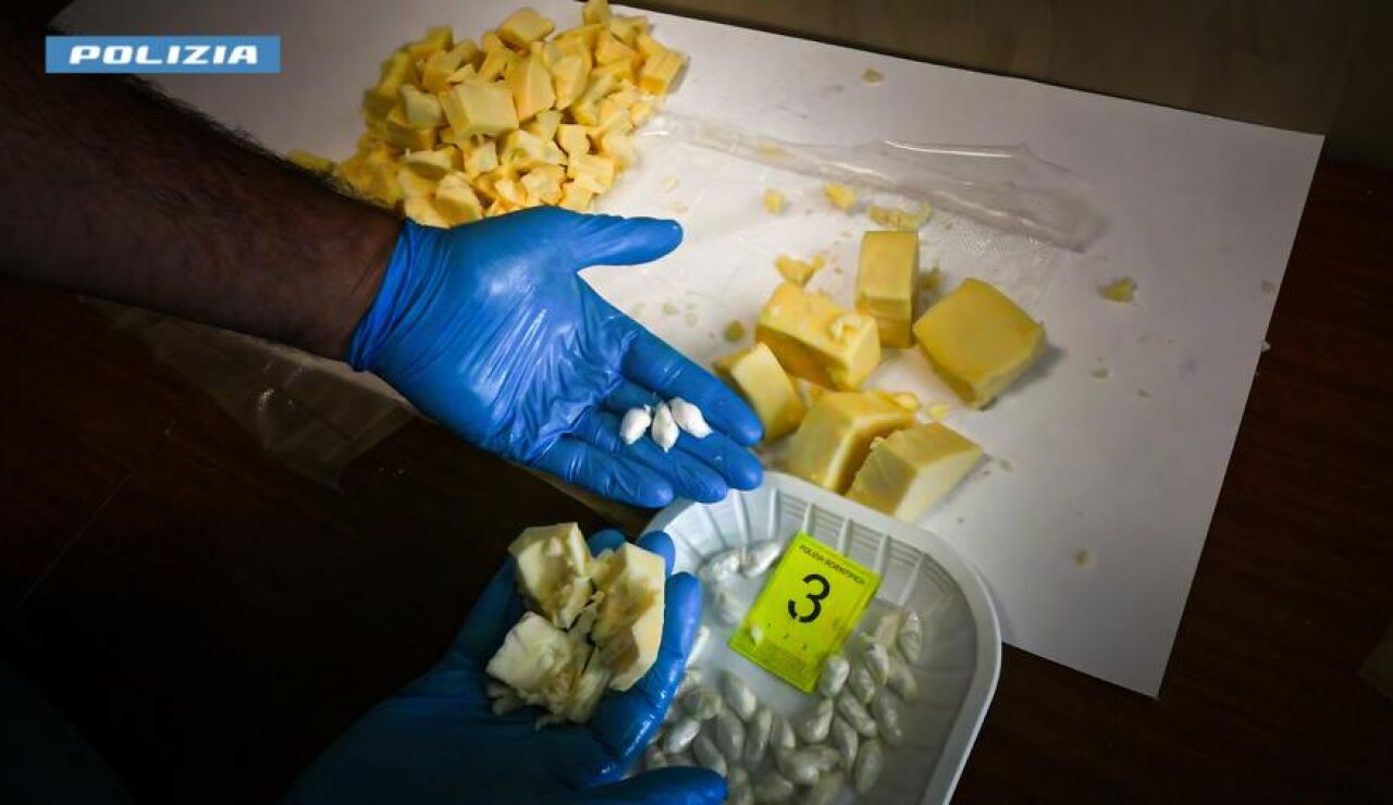 Detienen a una mujer por ocultar droga dentro de un queso para su hijo ingresado en prisi&oacute;n