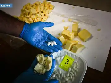 Detienen a una mujer por ocultar droga dentro de un queso para su hijo ingresado en prisión Detienen a una mujer por ocultar droga dentro de un queso para su hijo ingresado en prisión