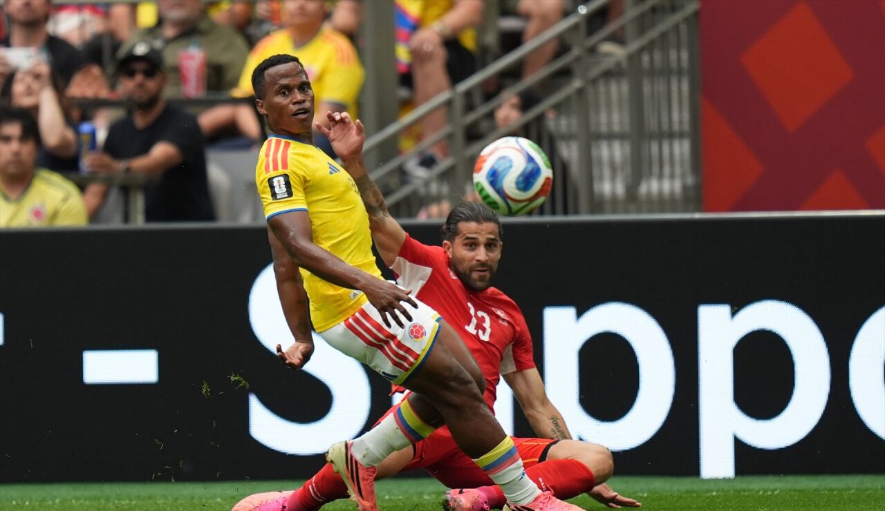 Jhon Arias jugando para la selecci&oacute;n de Colombia