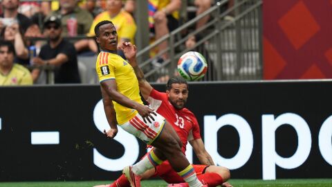 Jhon Arias jugando para la selecci&oacute;n de Colombia
