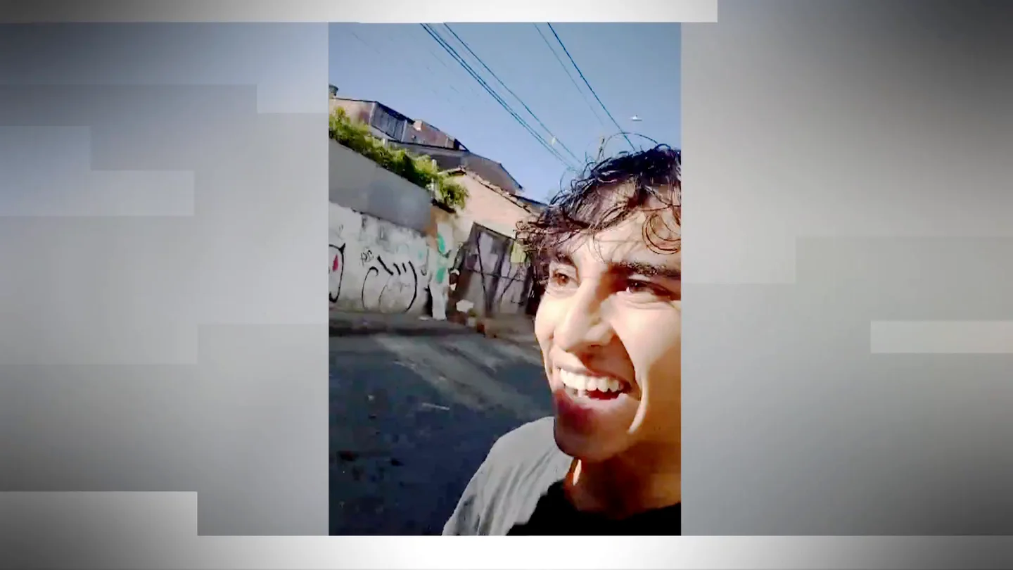 El momento en el que casi le cae un muro encima a un joven colombiano El momento en el que casi le cae un muro encima a un joven colombiano